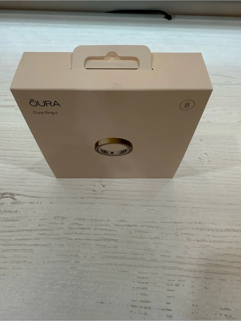 Oura Ring 4 - Gold and White Packaging